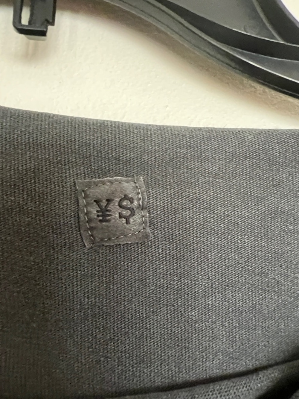 Yeezy Oversized Charcoal Cross Graphic Men’s T-Shirt - Picture 2 of 9